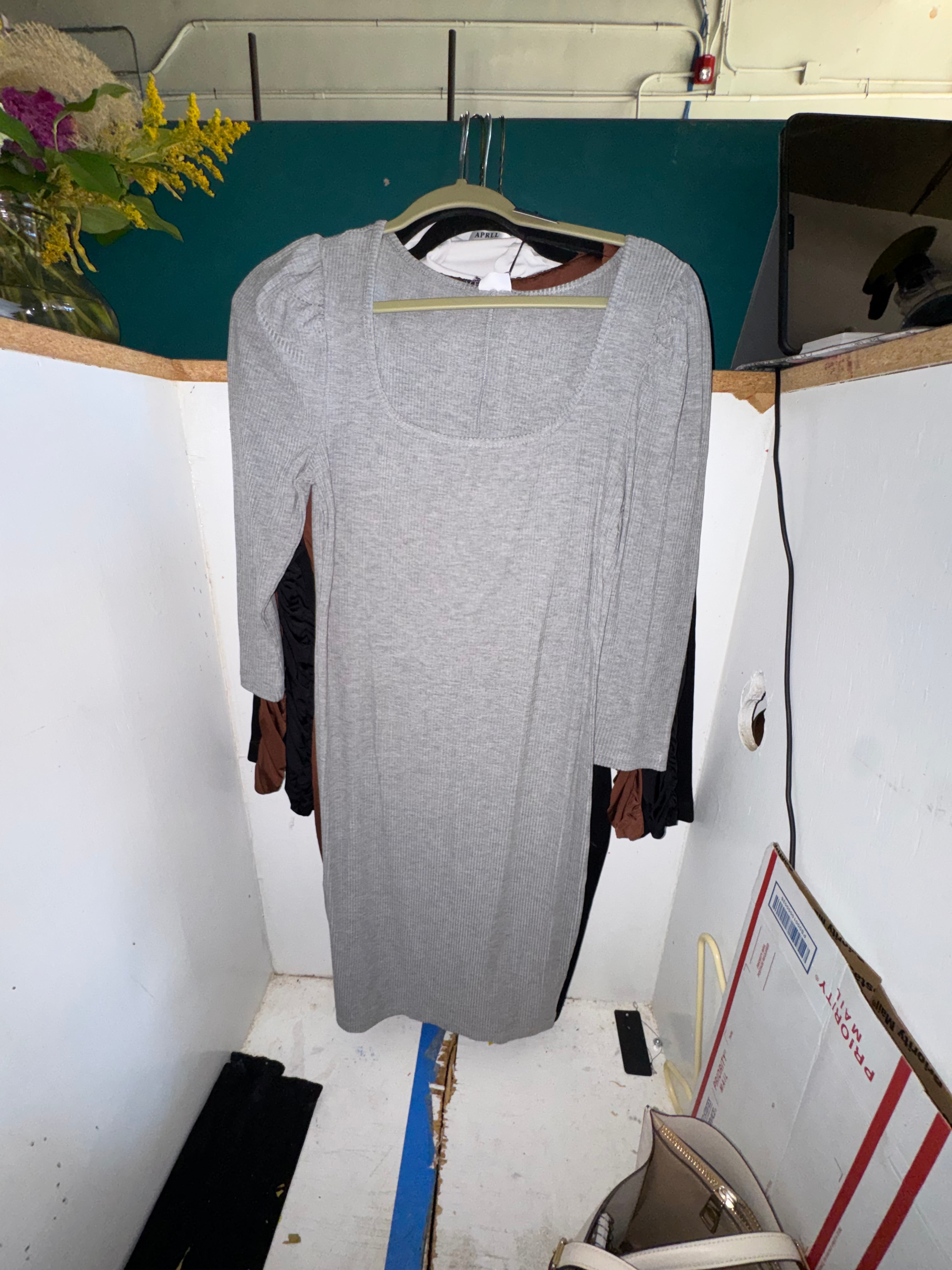 LASCANA Ribbed Knit Midi Dress
