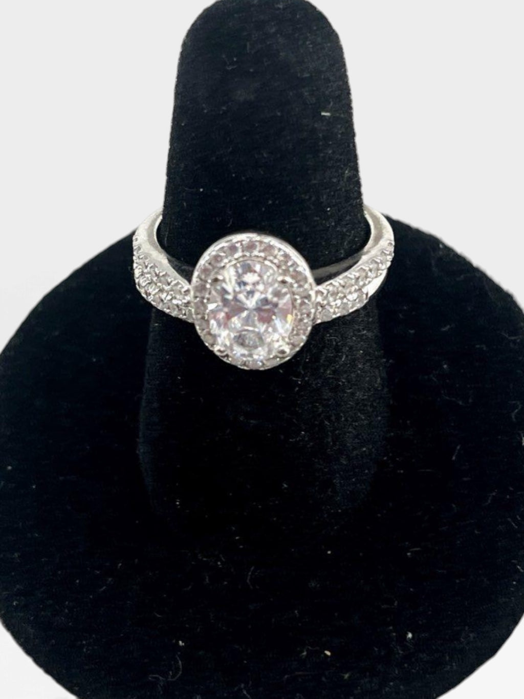 925 Sterling Silver Oval Halo Cubic Zirconia Bridal Ring Set