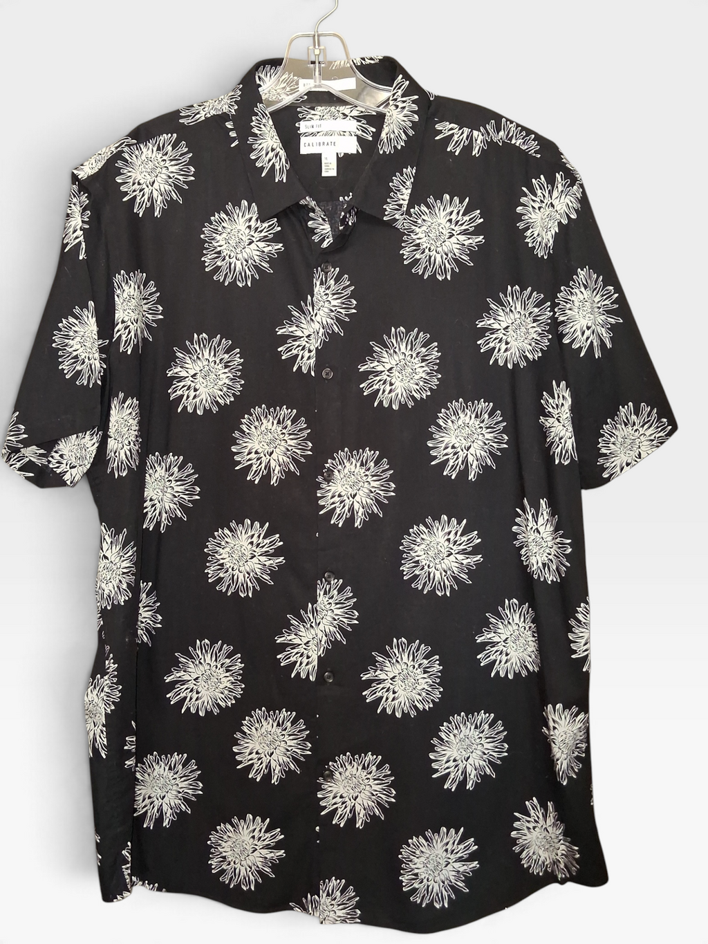 Calibrate Men's Black & White Floral Short Sleeve Button-Down Shirt