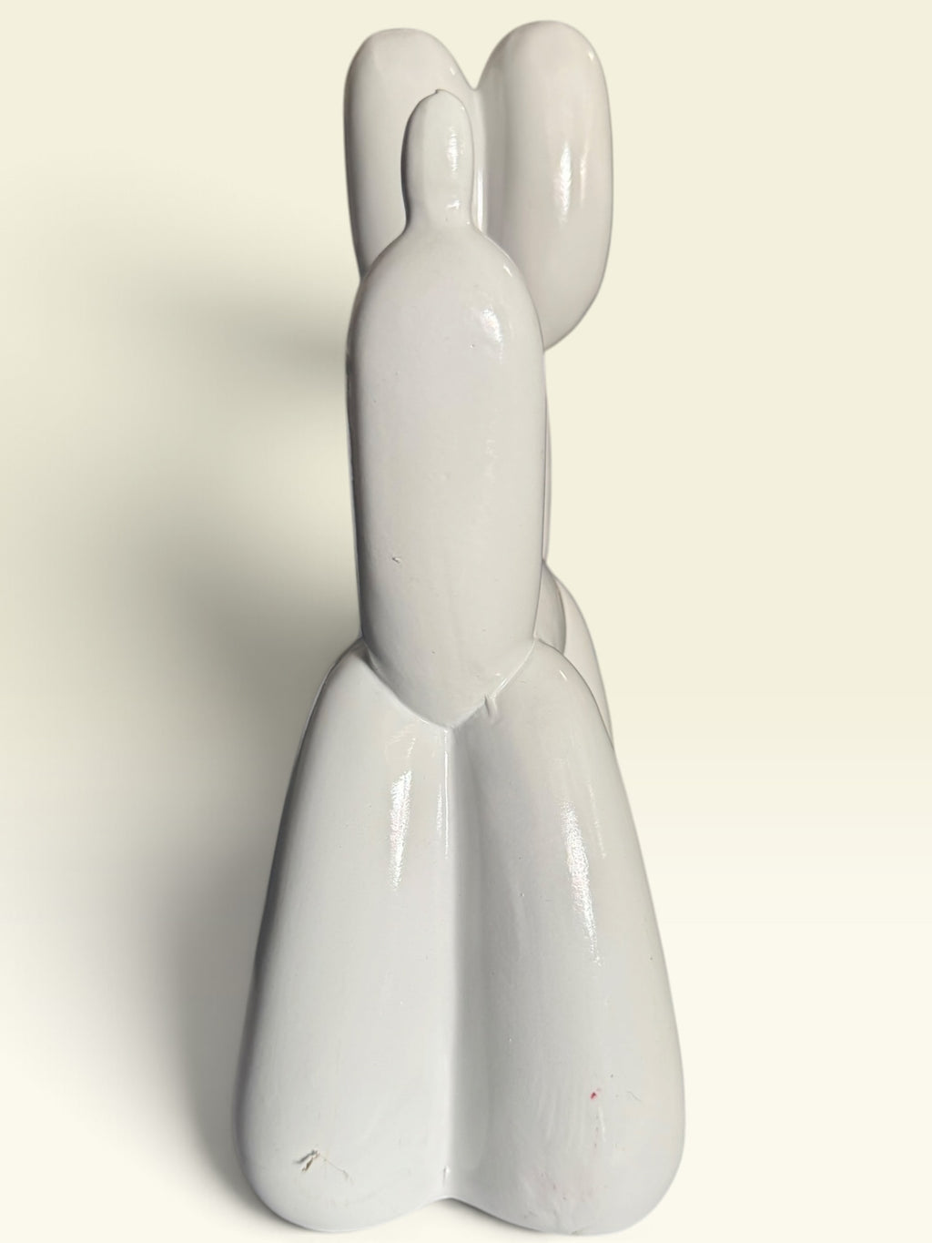 Glossy White Balloon Dog Sculpture — Modern Pop-Art Décor