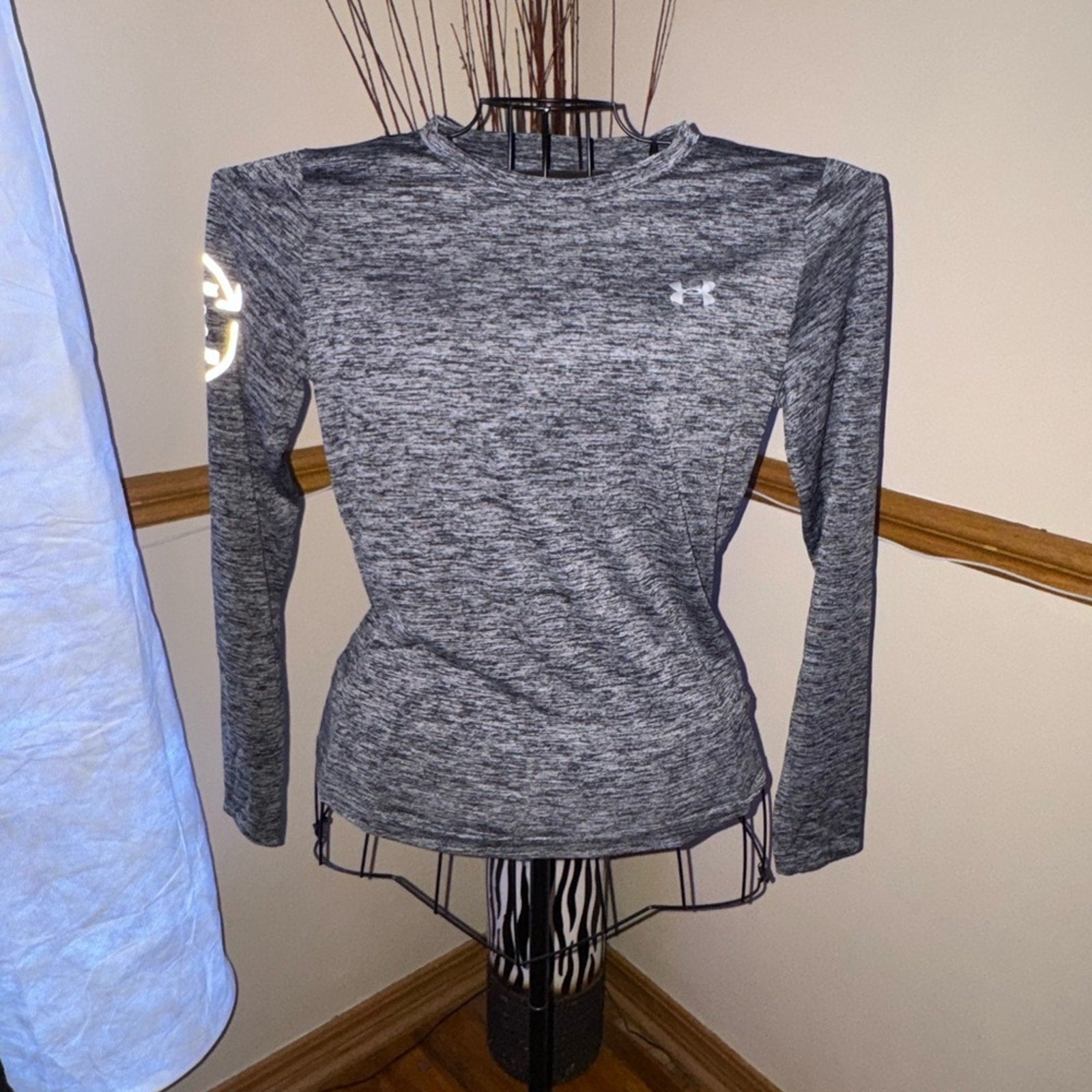 Under Armour Women's Heathered Gray Long Sleeve Tee
