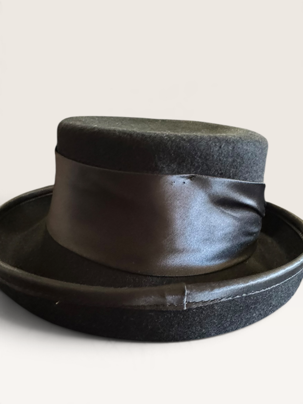 Amanda Smith Black Wool Cloche Hat — Made in Italy