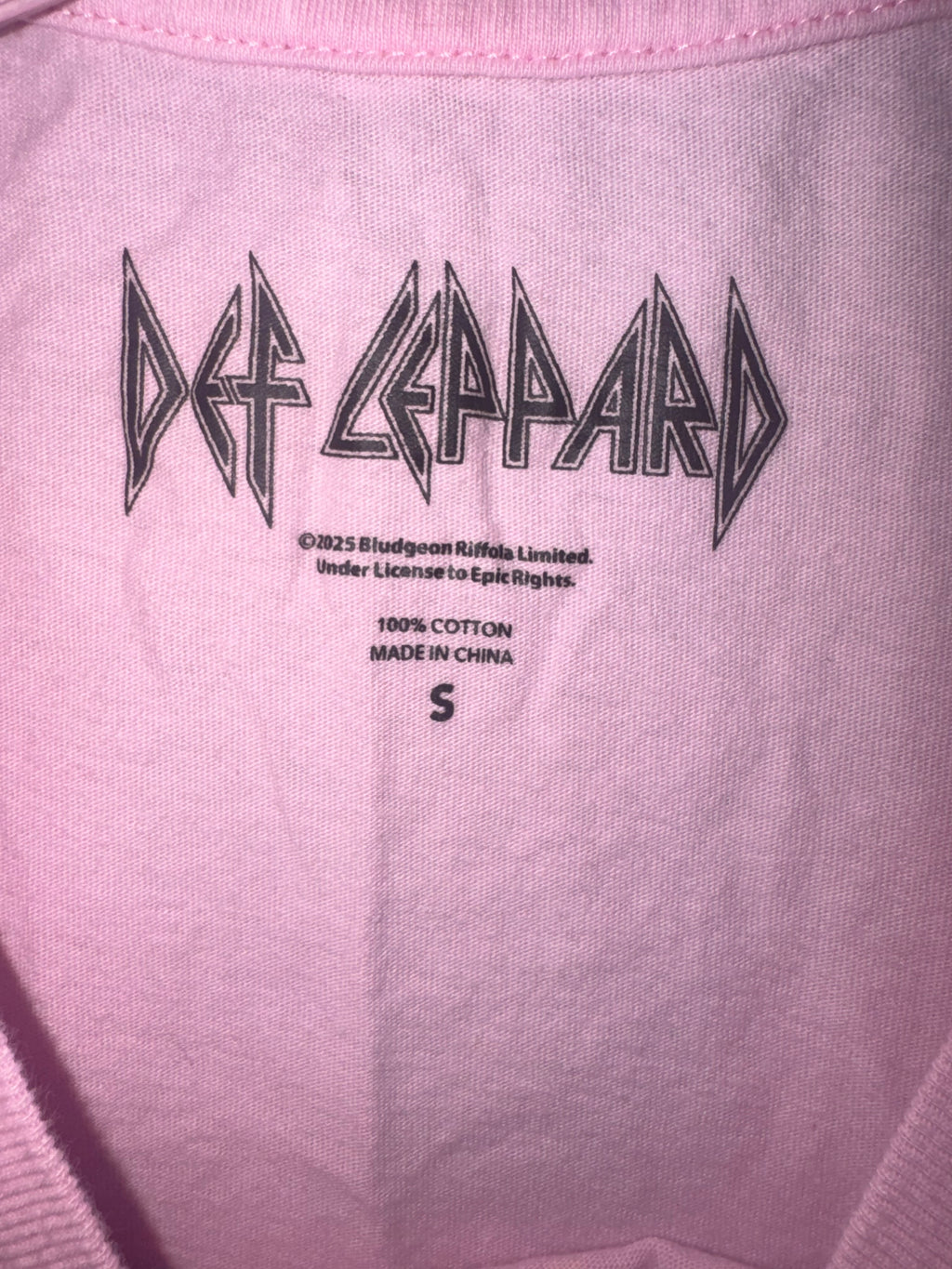 Def Leppard Rock of Ages 1983 Leopard Graphic T-Shirt