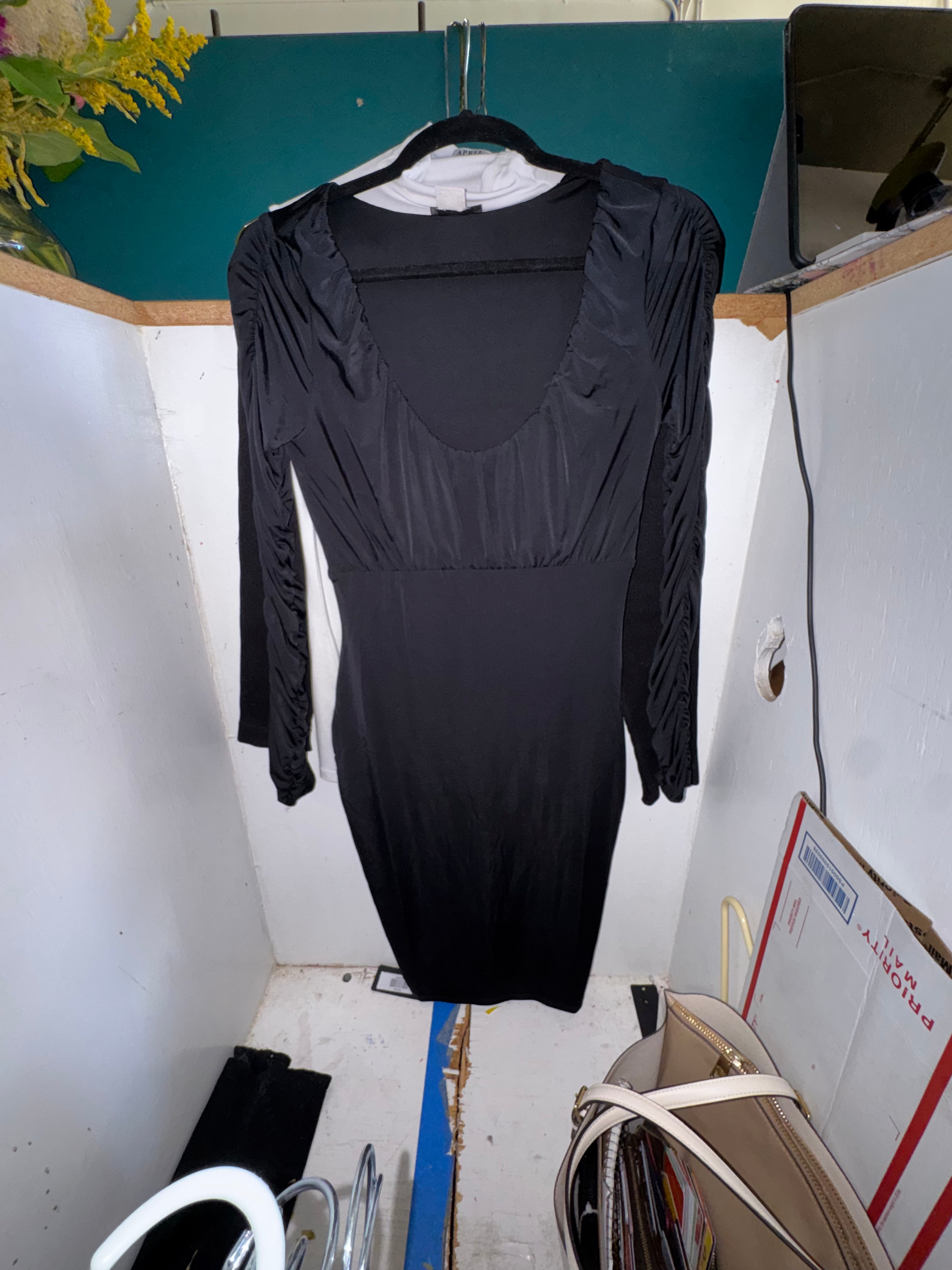VENUS Ruched Bodycon Dress – Black • Long Sleeve • Deep V