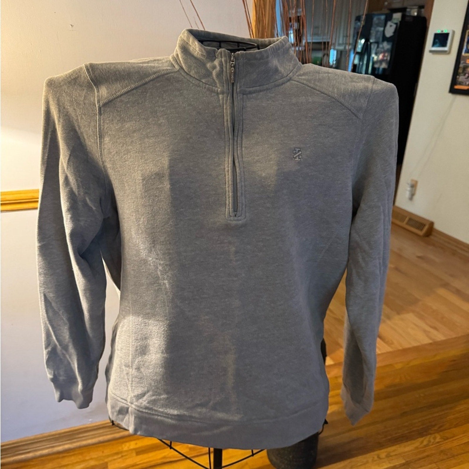Izod Men's Gray Zip-Up Sweater