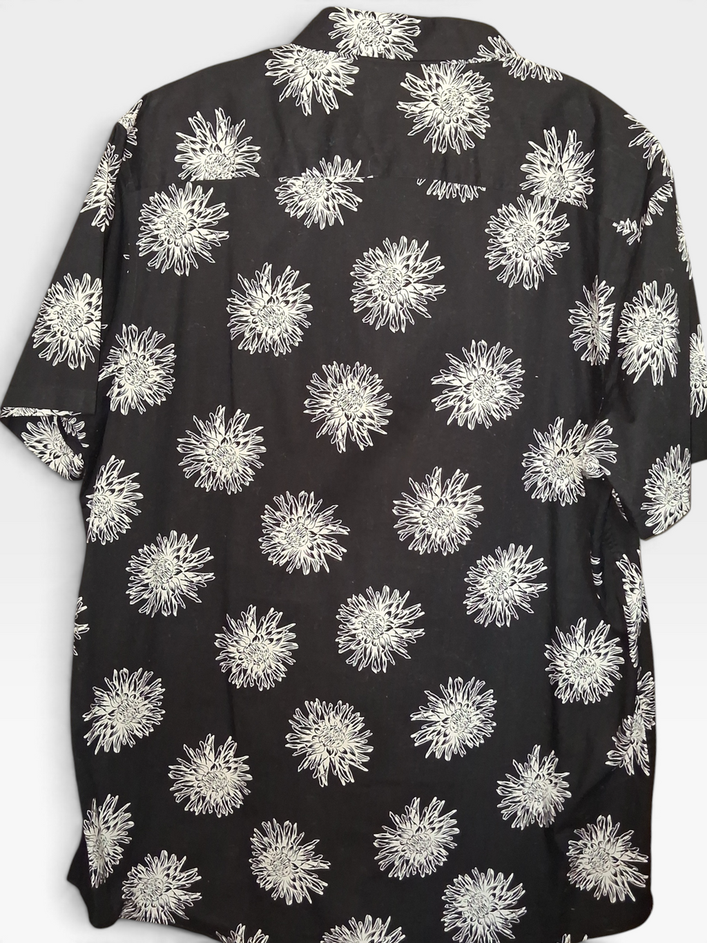 Calibrate Men's Black & White Floral Short Sleeve Button-Down Shirt