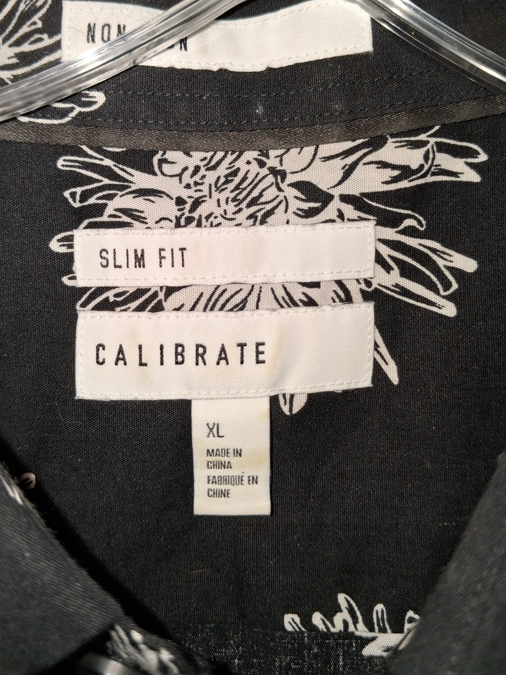 Calibrate Men's Black & White Floral Short Sleeve Button-Down Shirt