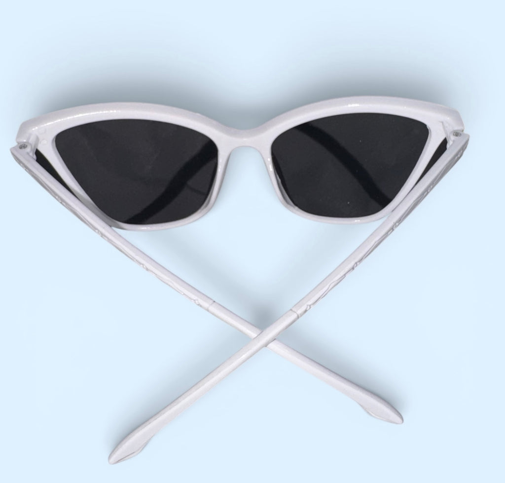 White Retro Cat-Eye Sunglasses