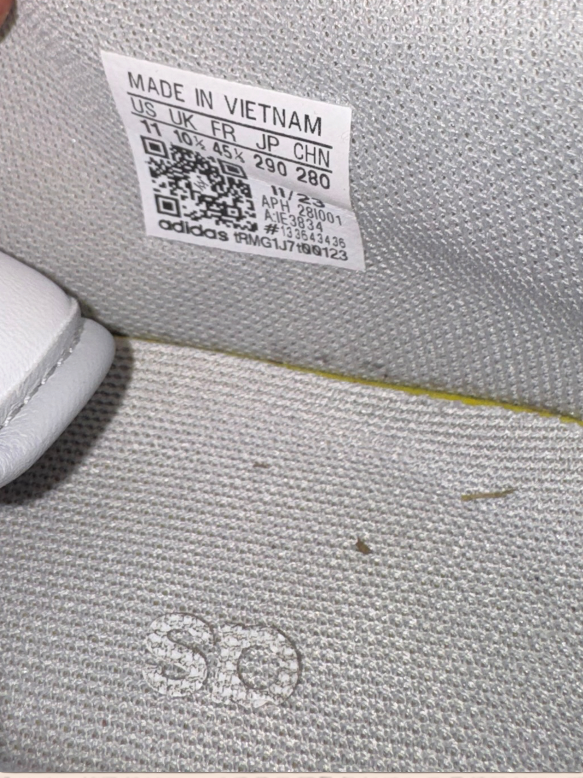 Adidas Turnaround Gray & White Sneakers