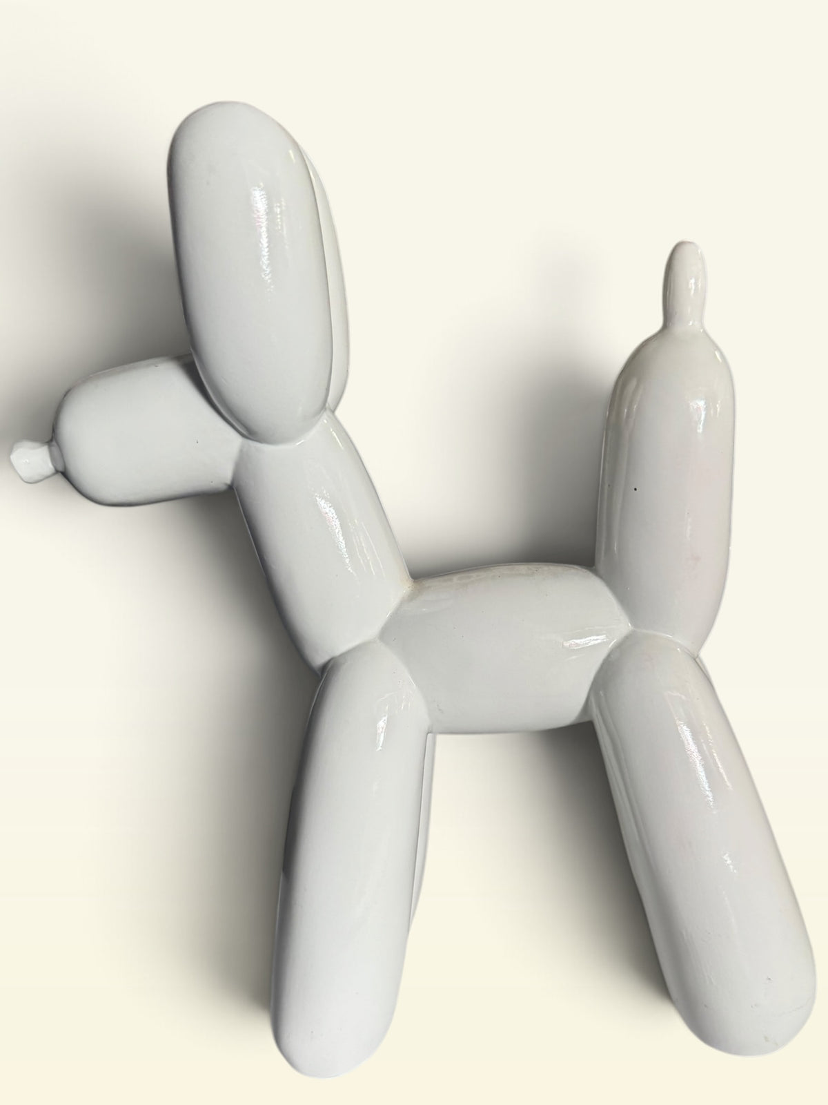 Glossy White Balloon Dog Sculpture — Modern Pop-Art Décor