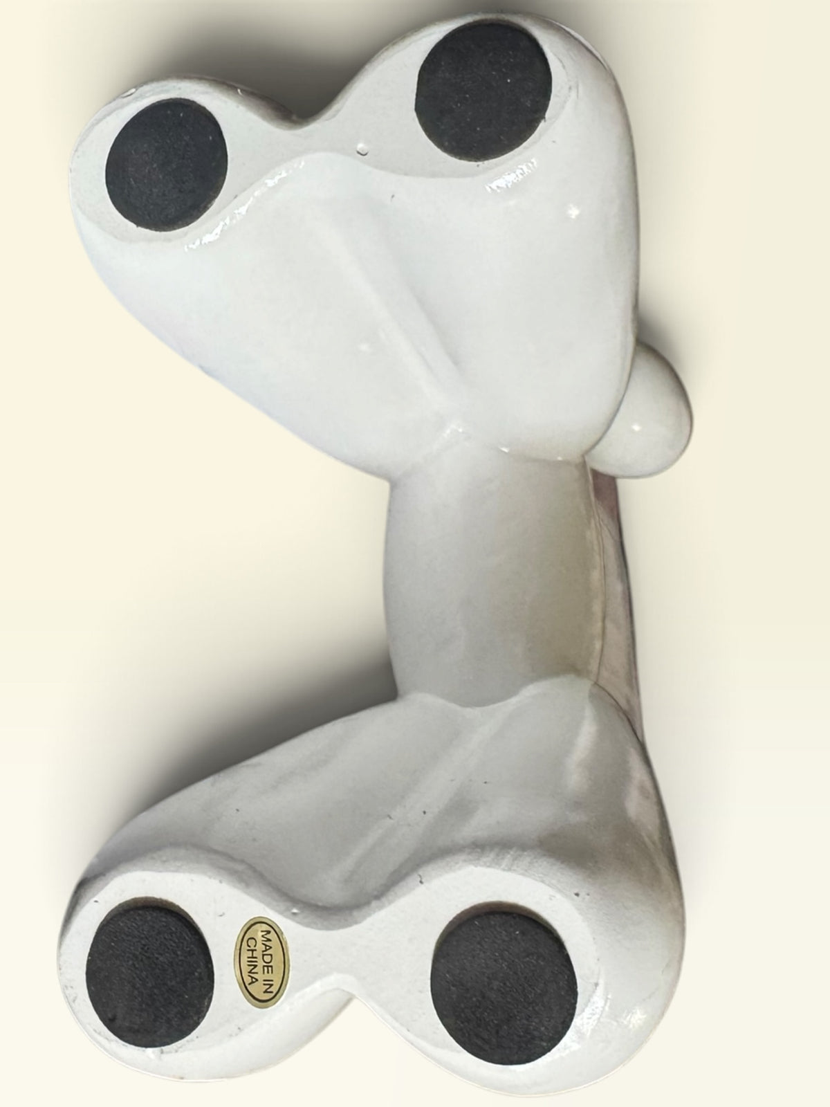 Glossy White Balloon Dog Sculpture — Modern Pop-Art Décor