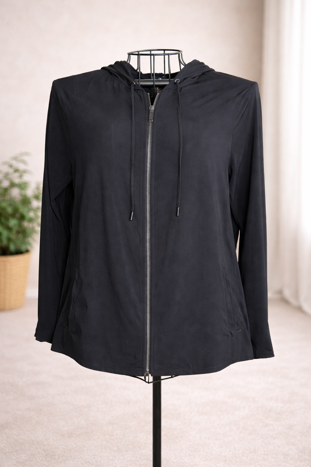 Black Athleisure Set – Zip Hoodie & Cargo Jogger Pants – S/M – Effortless Street Style