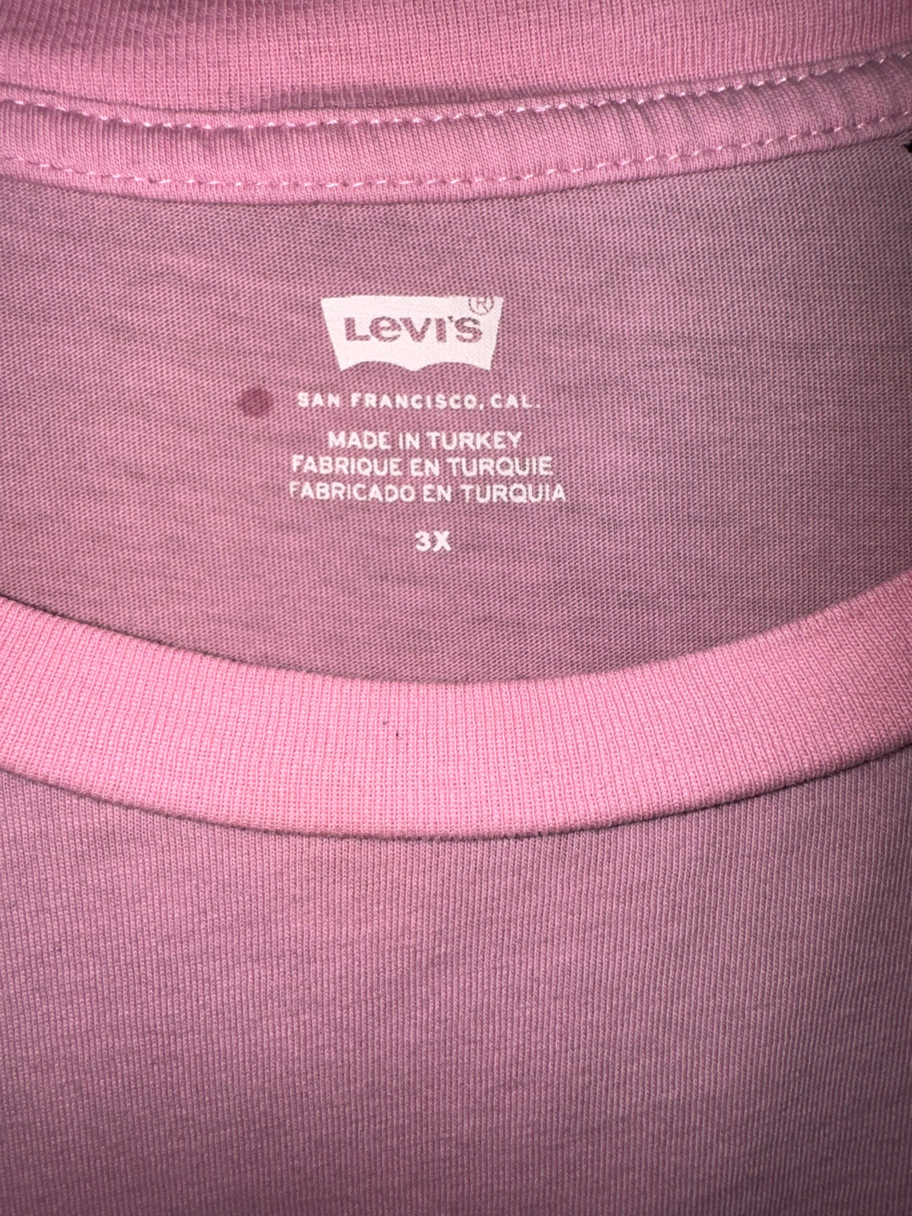 Levi’s Pink Logo Tee