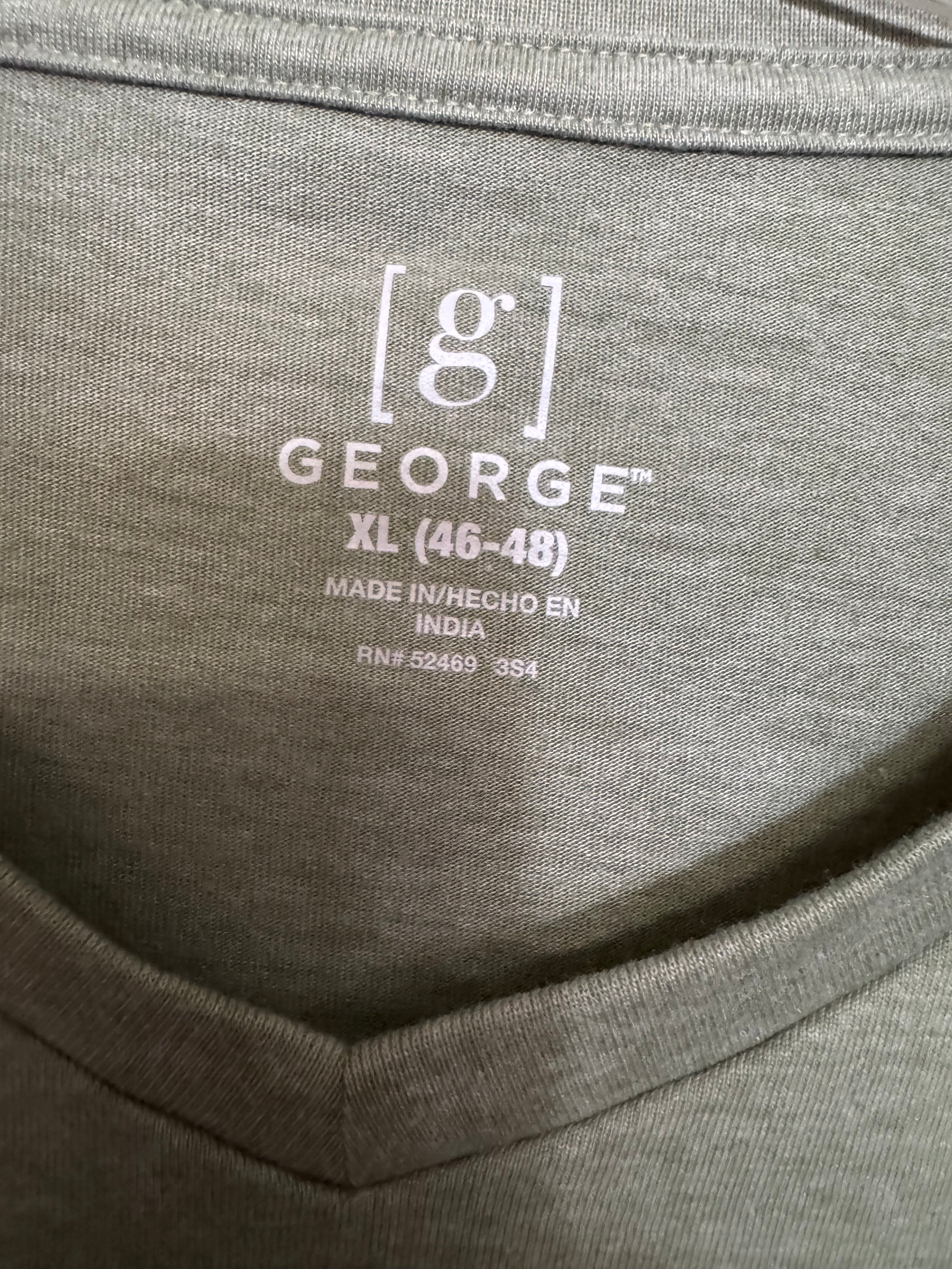 George Essential V-Neck Tee