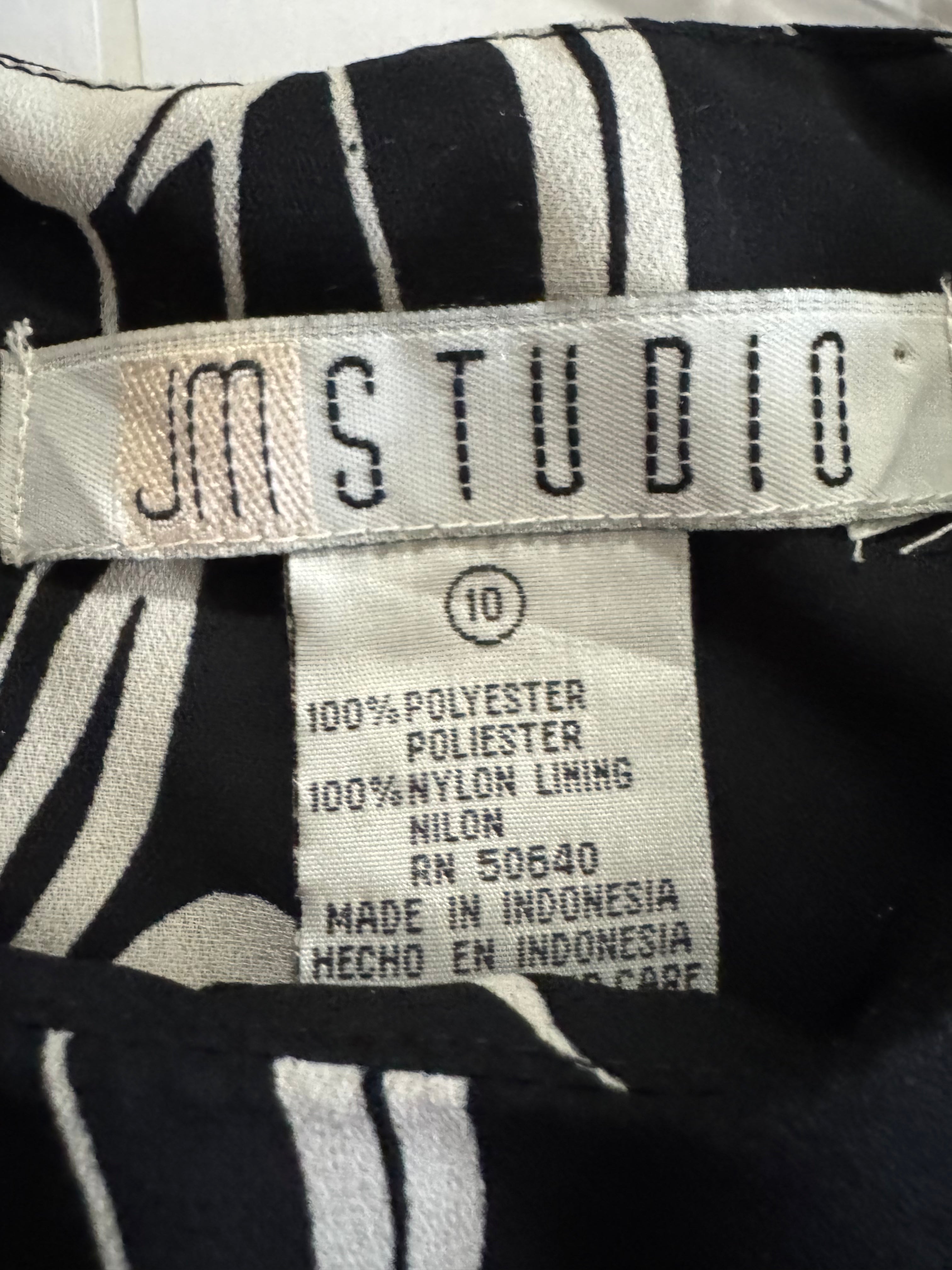 JM Studio Black & White Floral Shift Dress