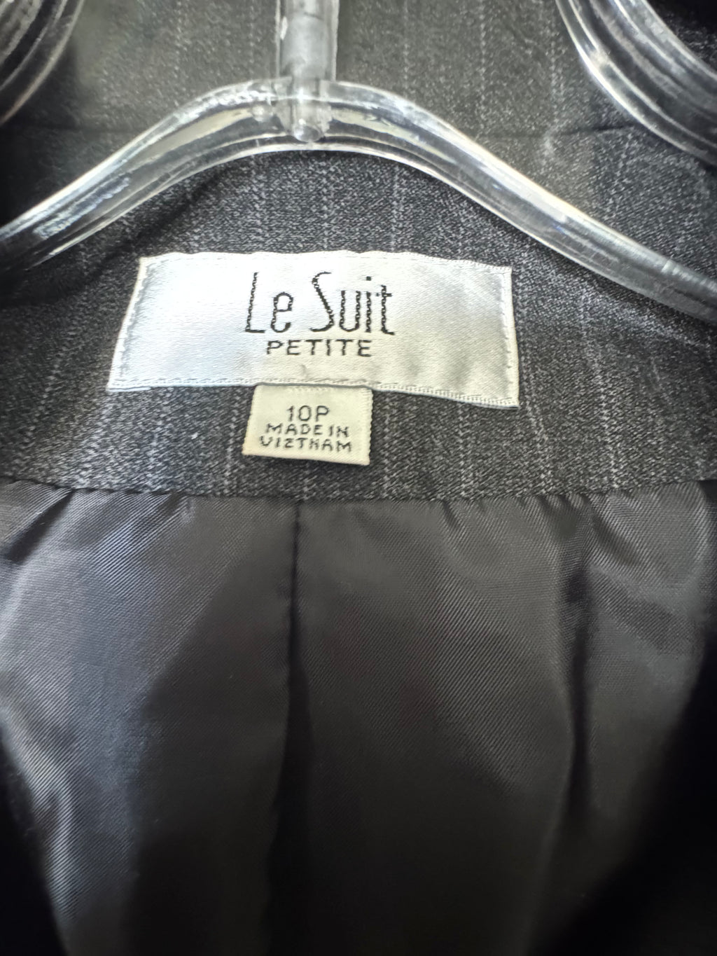 Le Suit Petite Charcoal Gray Pinstripe 2-Piece Pantsuit