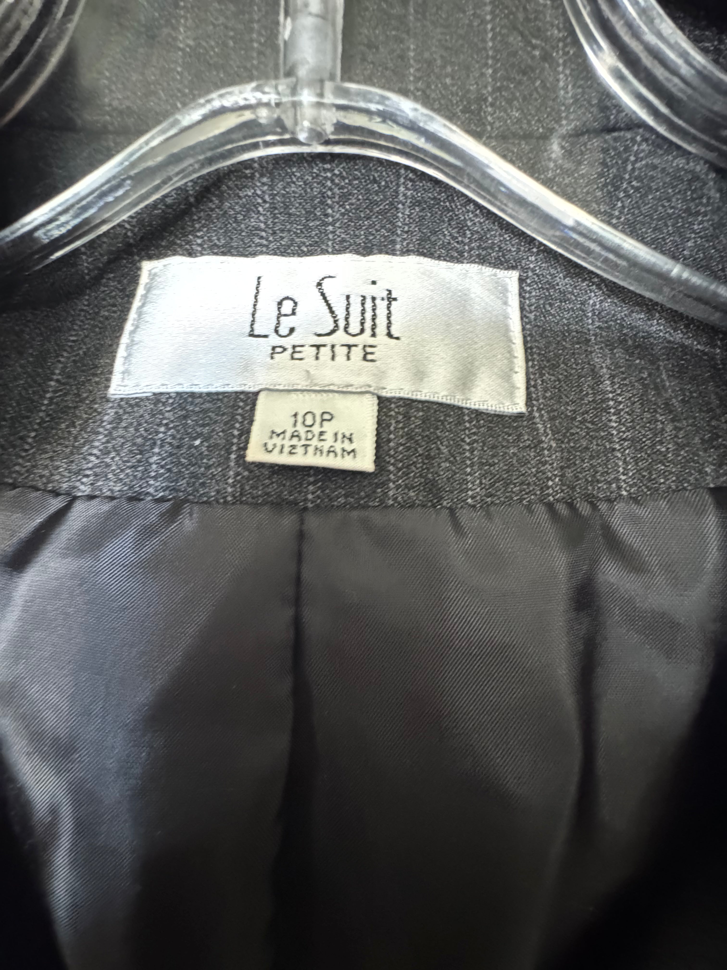 Le Suit Petite Charcoal Gray Pinstripe 2-Piece Pantsuit