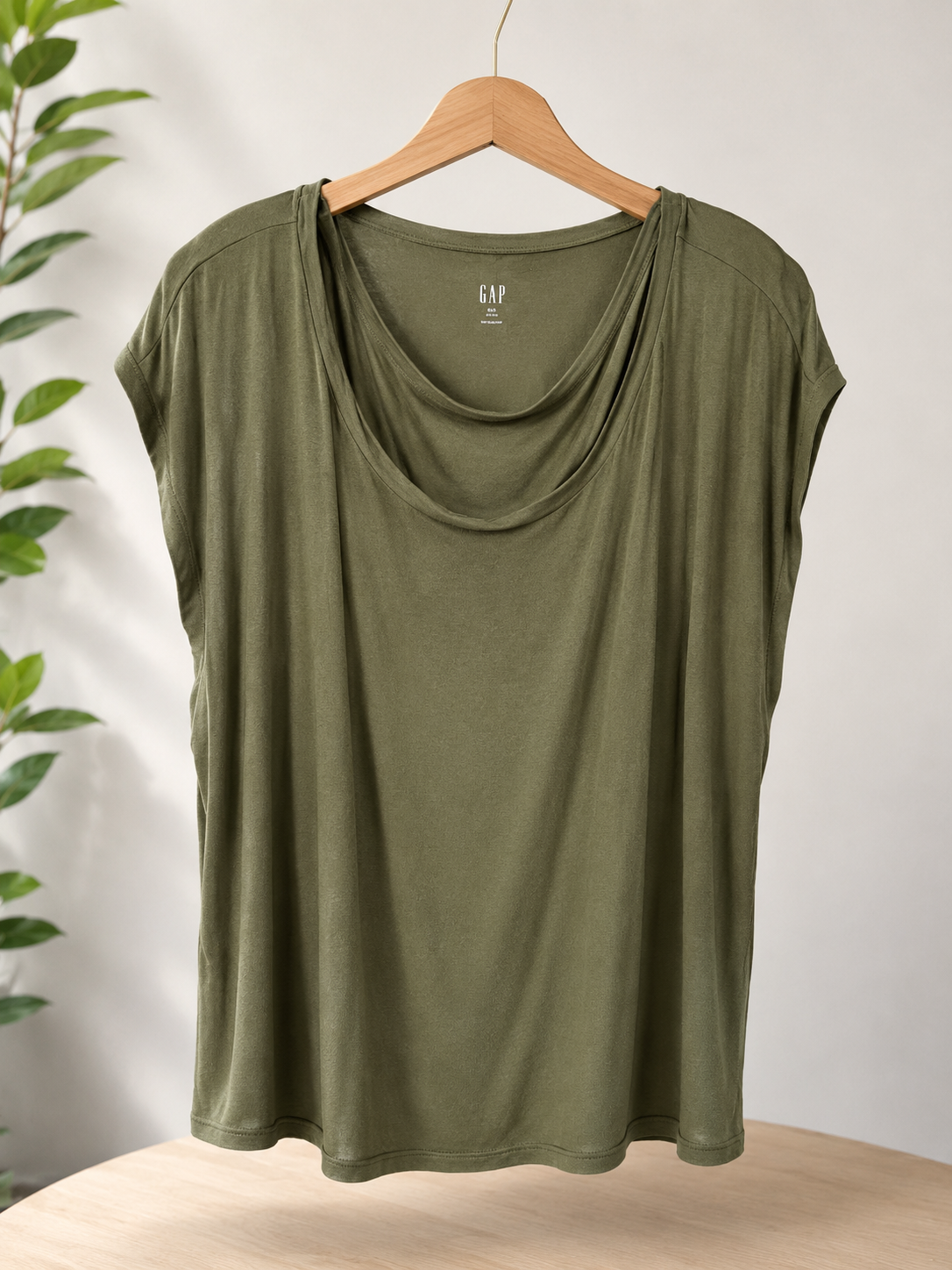 Gap Women's Luxe T Scoop Neck Short Sleeve Tee