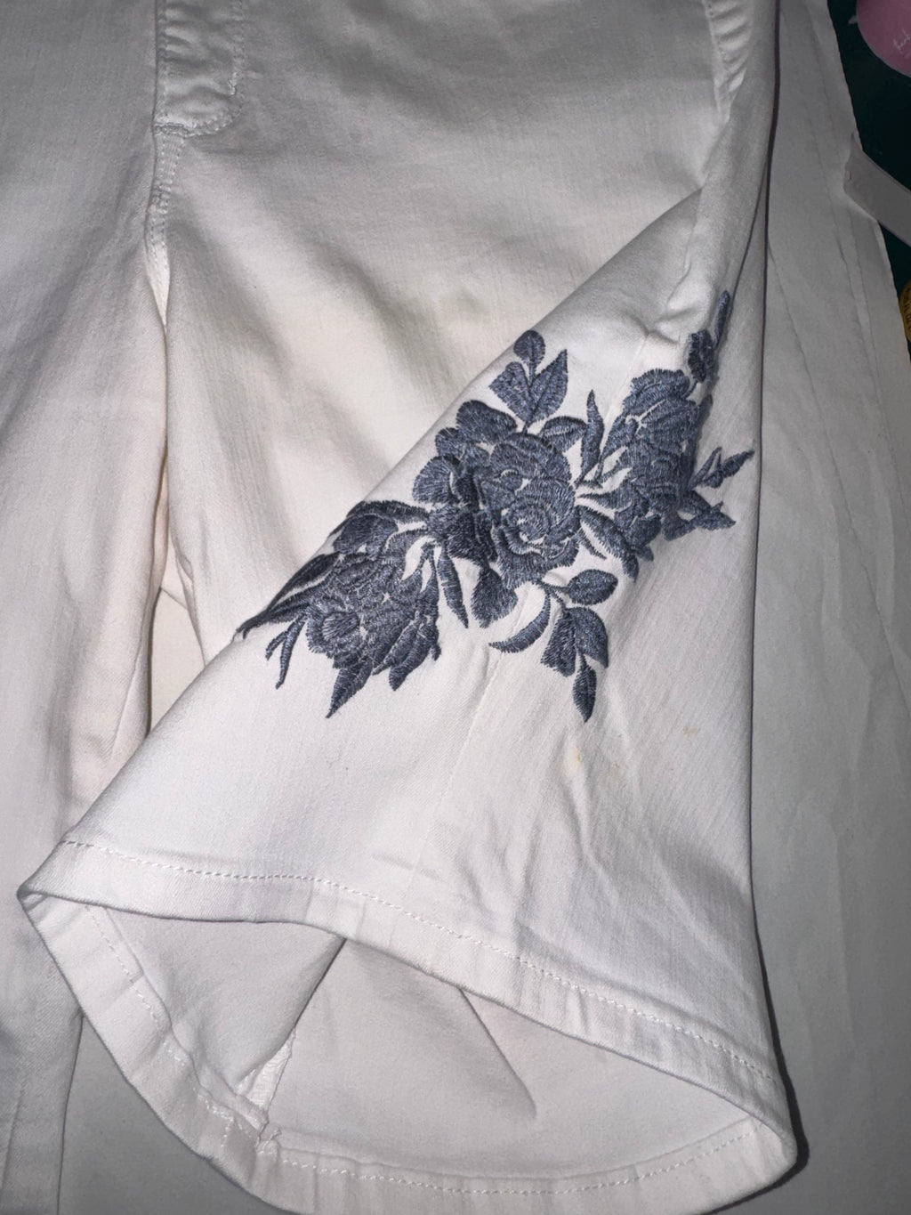 Code Bleu Soho Bermuda Shorts – White Embroidered Bird & Floral Bermuda Shorts