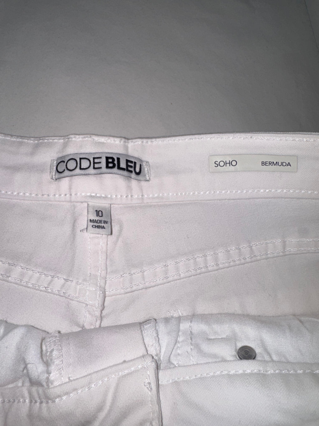 Code Bleu Soho Bermuda Shorts – White Embroidered Bird & Floral Bermuda Shorts