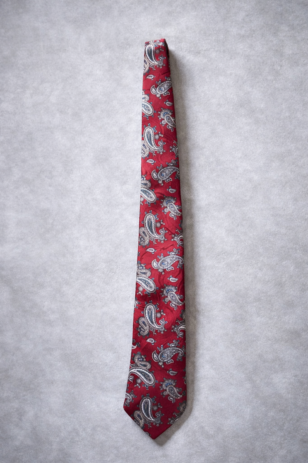 Vintage Paisley Silk Tie – Red Classic Pattern | 417 by Van Heusen