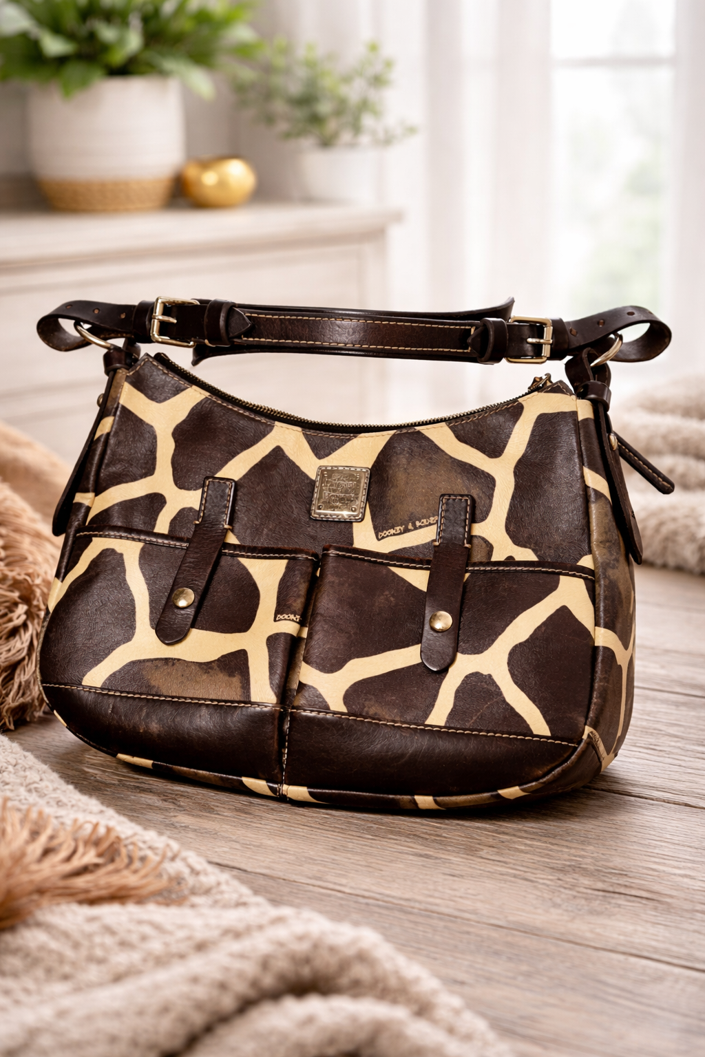 Dooney & Bourke Giraffe Print Shoulder Bag – Brown Leather Trim Purse
