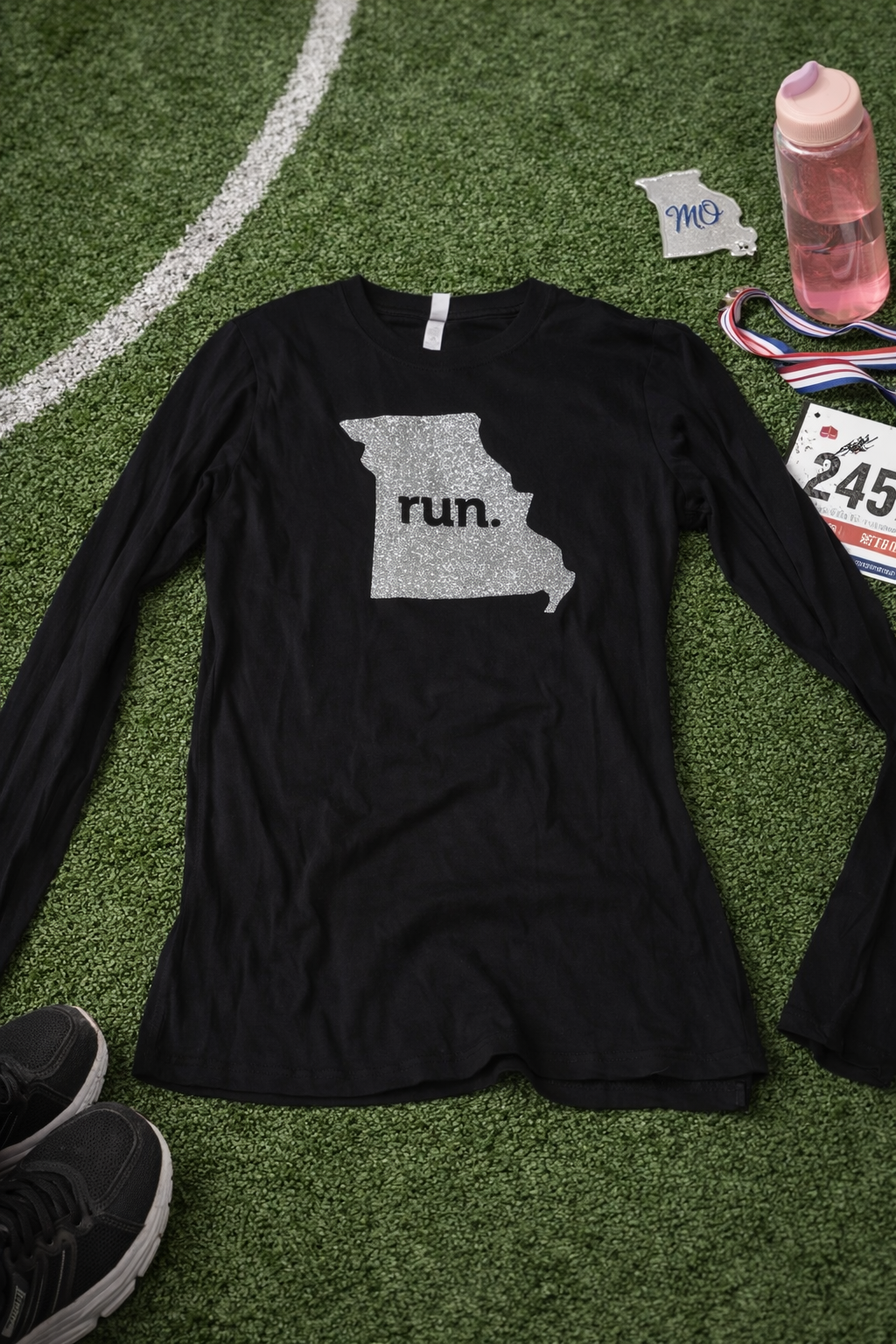 Next Level “Run Missouri” Long Sleeve Tee – Black Athletic Graphic (Size XL)