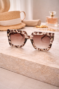 Oversized Ivory Tortoiseshell Sunglasses – Chic Statement Frames