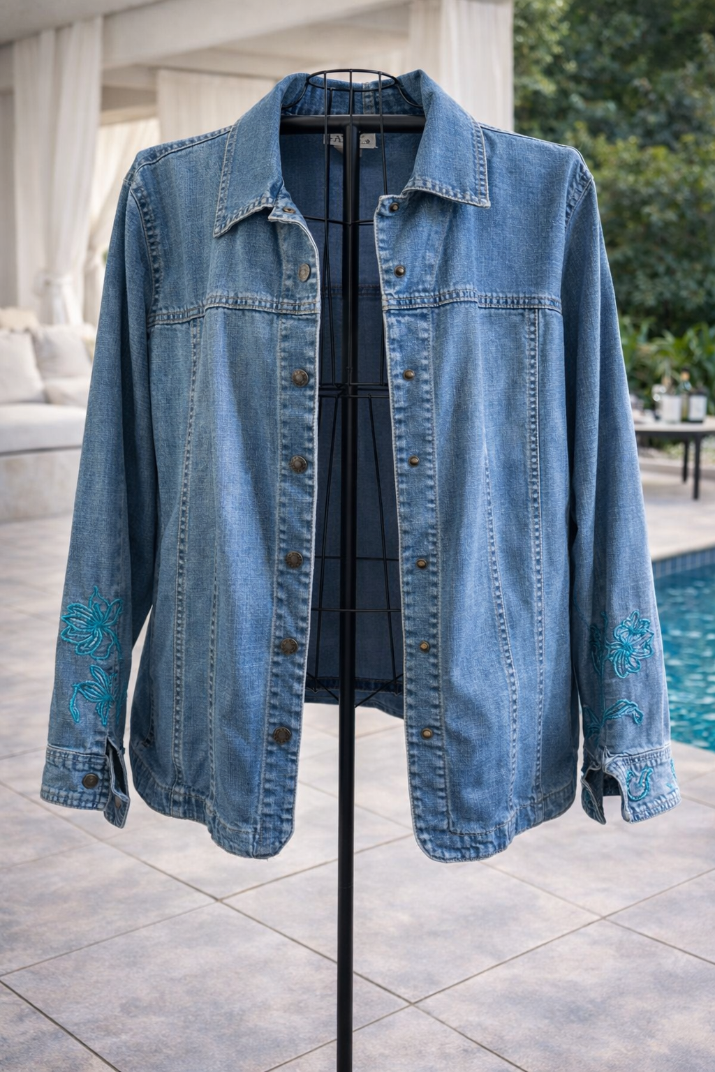 A.M.I. Embellished Denim Jacket – 3X | Vintage Wash w/ Embroidered Sleeves