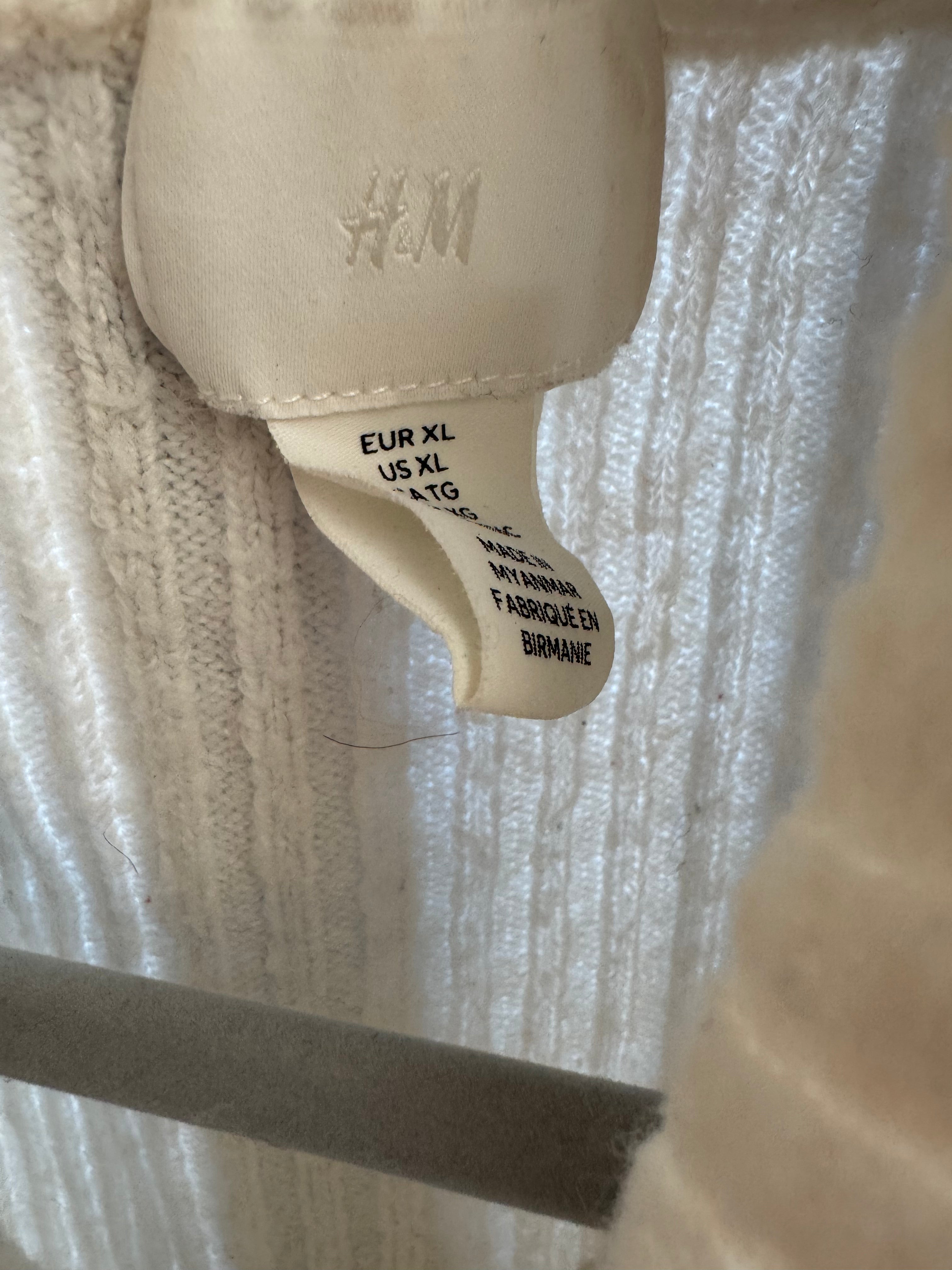 H&M Ivory Ribbed Turtleneck Sweater