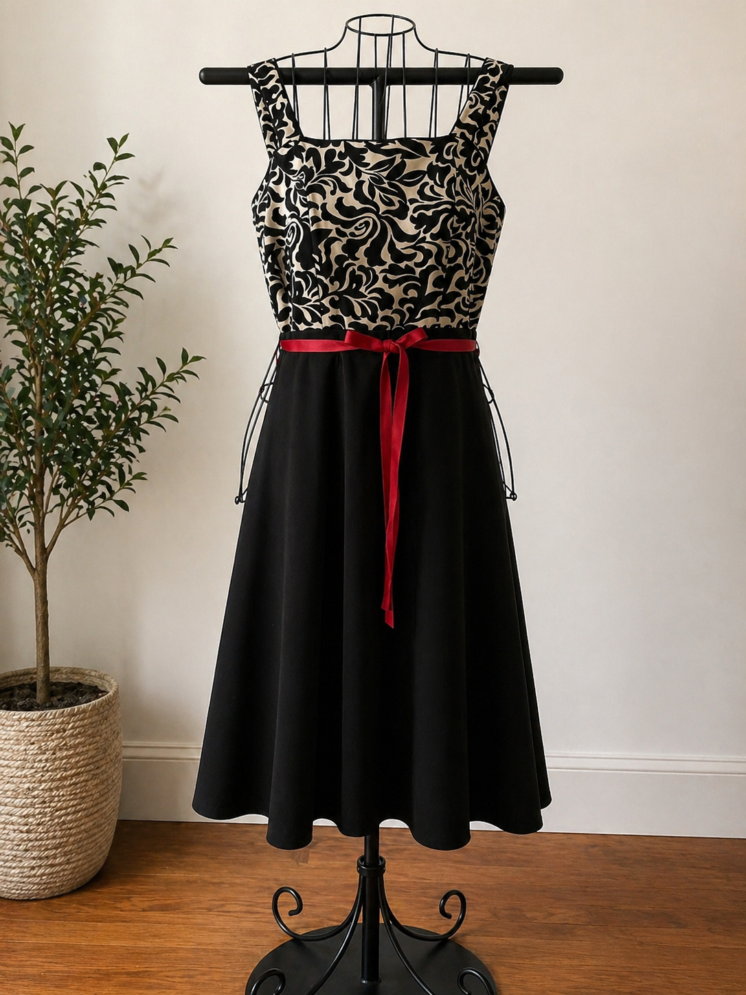 R&K Originals Petite Black & Cream Floral Dress