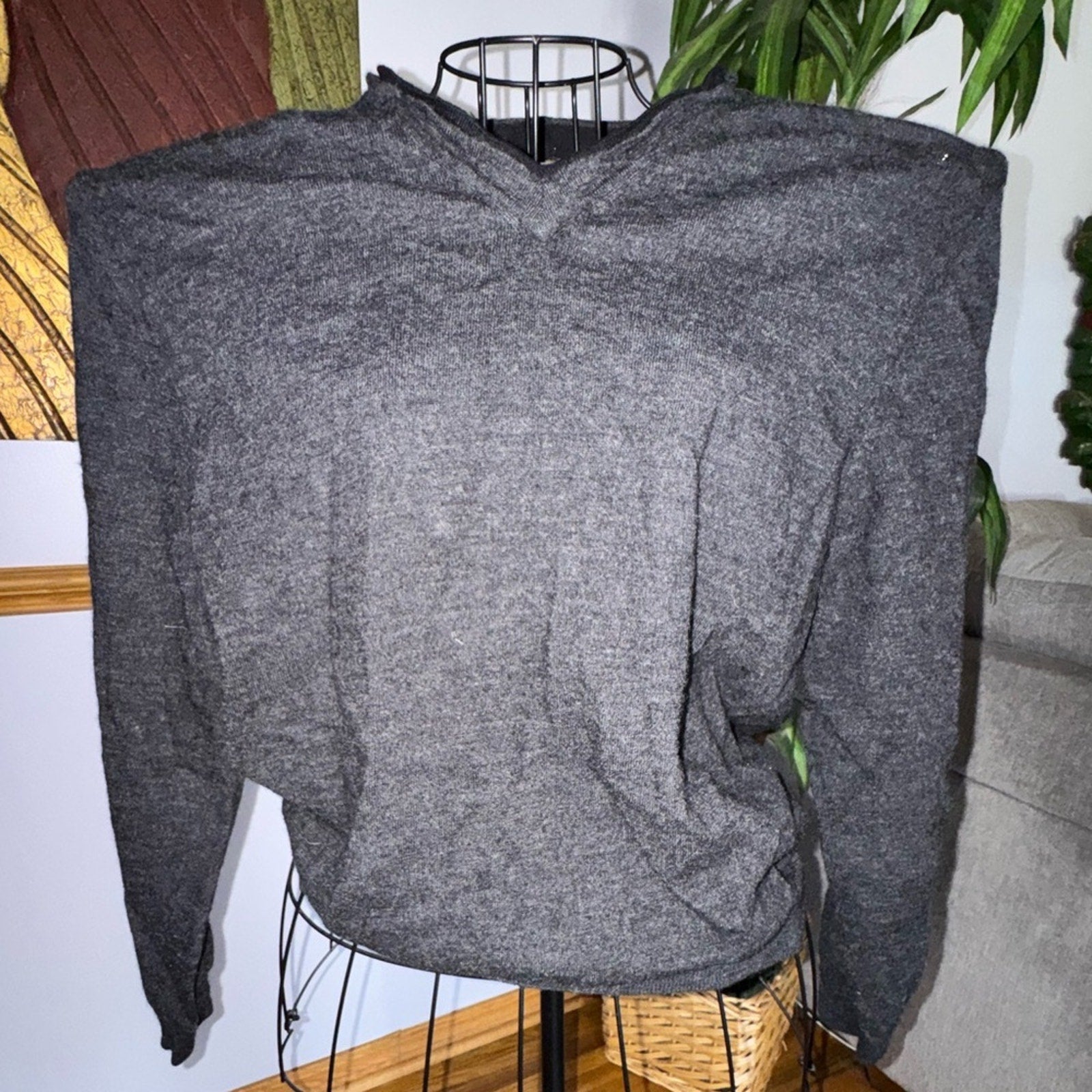 Women’s Gray V Neck Cropped Sweater