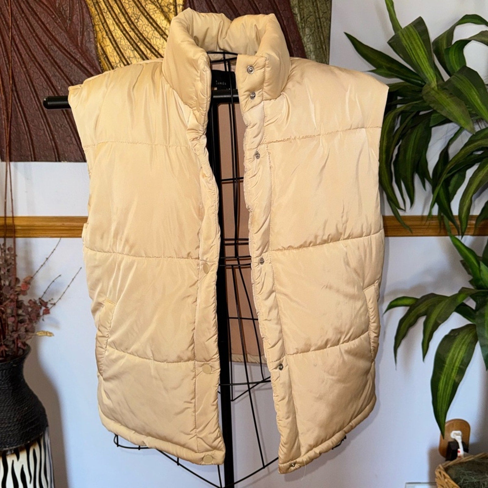 Lumière Beige Puffer Vest