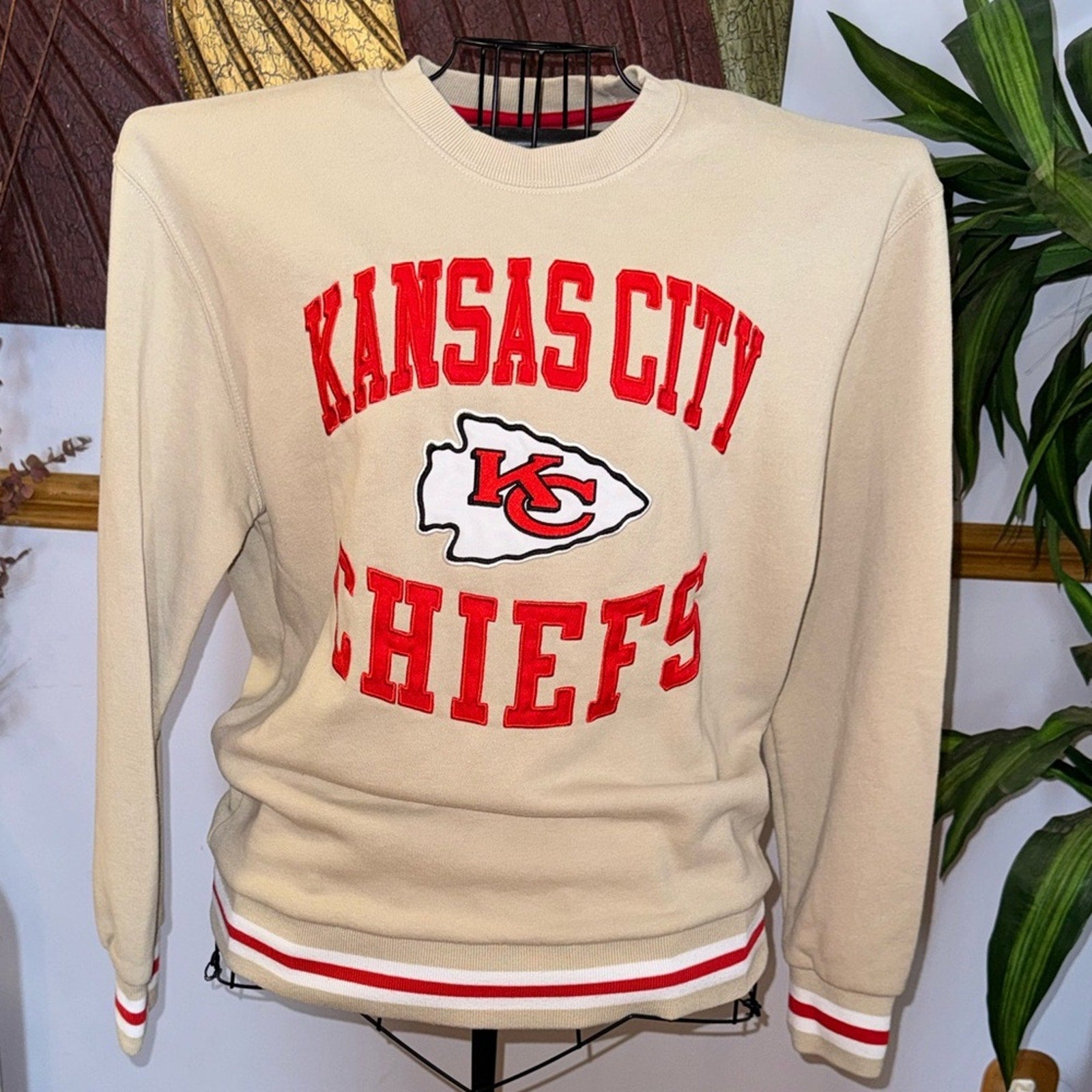 🏈 Kansas City Chiefs Throwback Crewneck Sweatshirt
