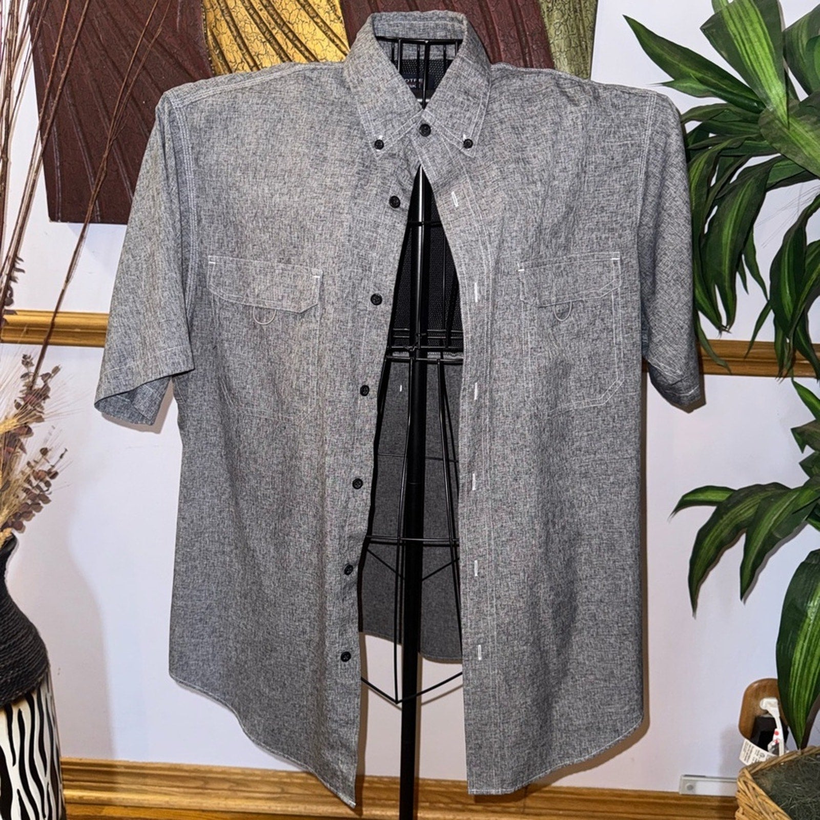Roundtree & Yorke Charcoal Vented Button-Up Shirt