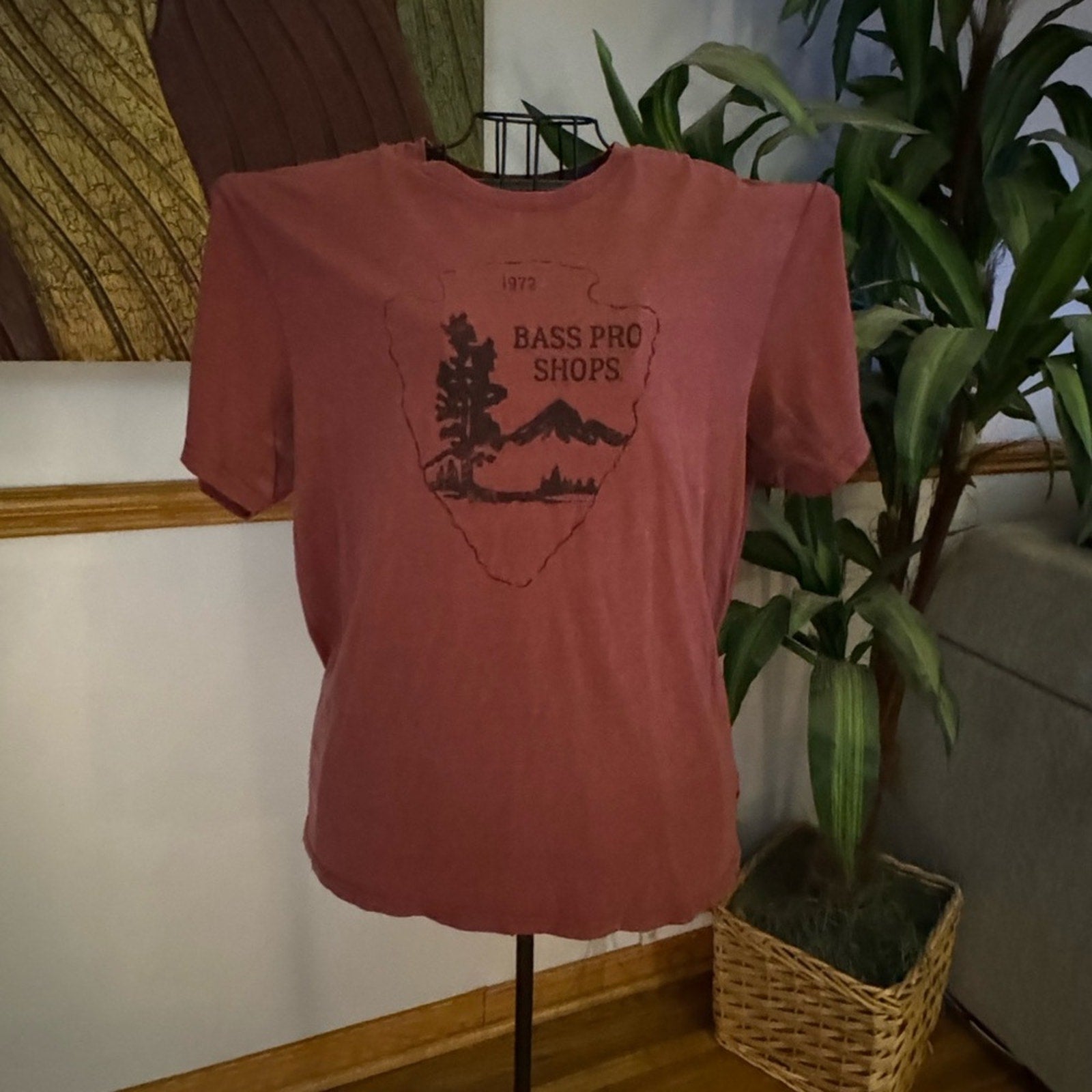 Bass Pro Shops Men's Maroon Graphic Tee