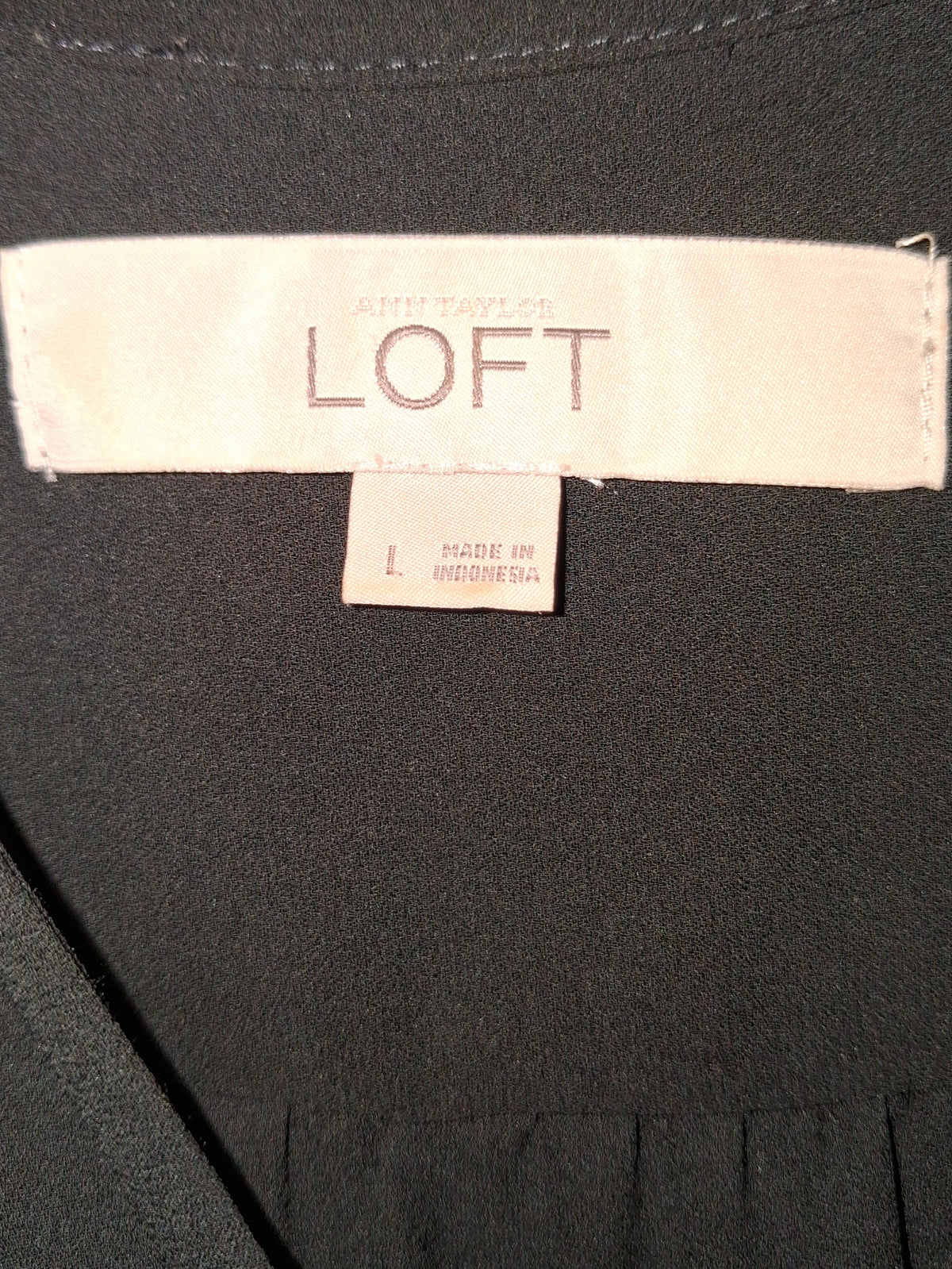 LOFT Black Sleeveless V-Neck Blouse